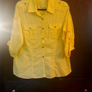 Final sale on Pastel yellow button down shirt